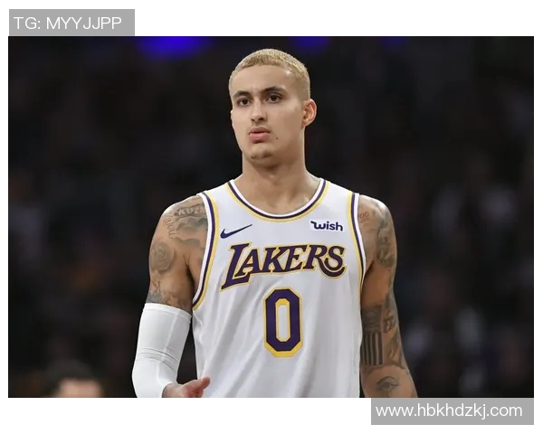 詹金斯光芒四射，35分钟贡献19+8活塞奏凯