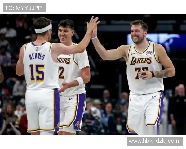 东契奇41+9 湖人轻取雄鹿