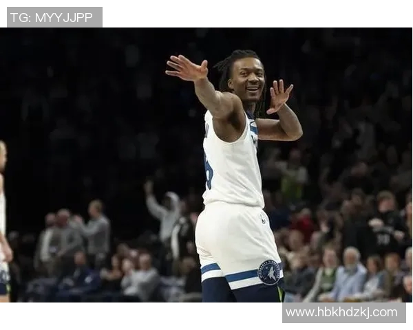 芬奇：海兰德实力很强&打球很聪明 是一位传球为主且能得分的球员